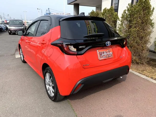 Toyota Yaris HYBRID X 2023 — миниатюра 2
