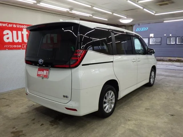 Toyota NOAH HYBRID Z 2024 — миниатюра 3