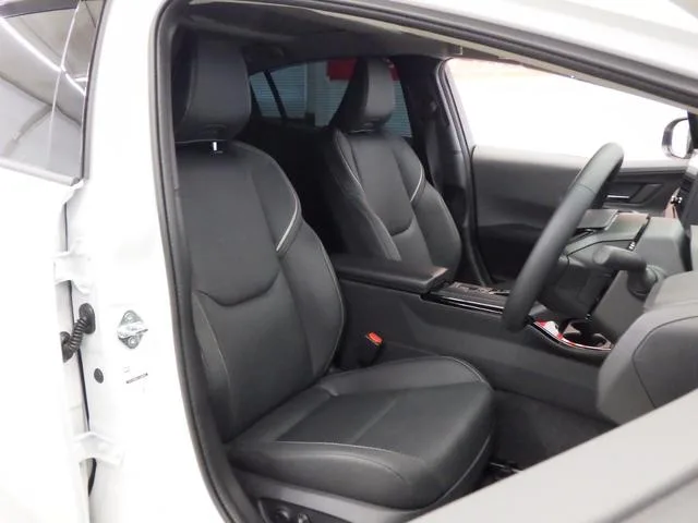 Toyota Prius Z 2026 — миниатюра 3