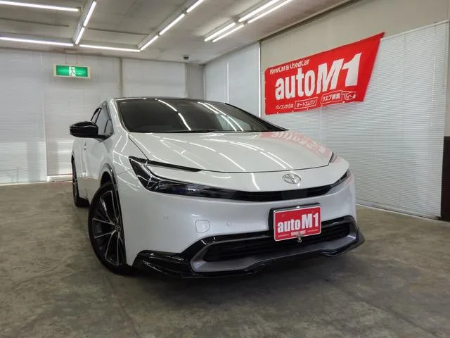 Toyota Prius Z 2026 — фото 1, купить с доставкой в Москву