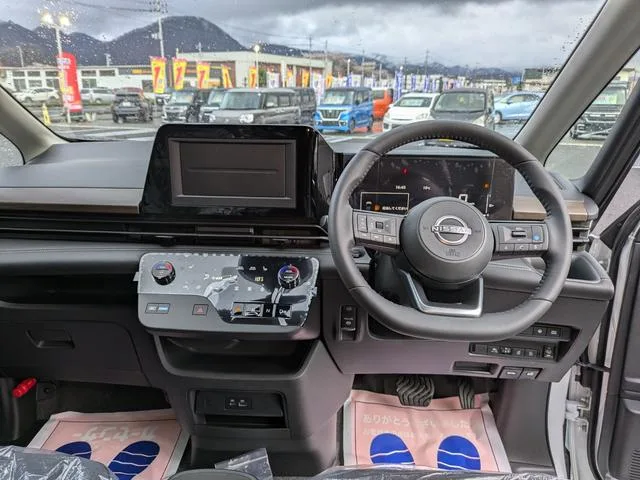 Nissan SERENA E-4ORCE HIGHWAY STAR V 2025 — миниатюра 3