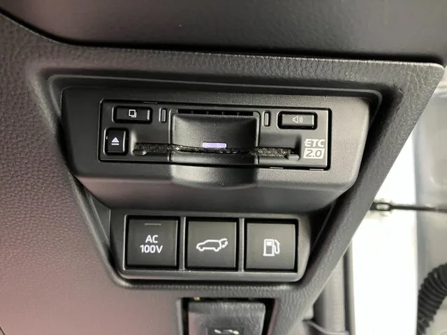 Toyota Prius Z 2023 — миниатюра 3