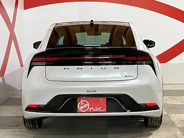 Toyota Prius Z 2023 — миниатюра 4