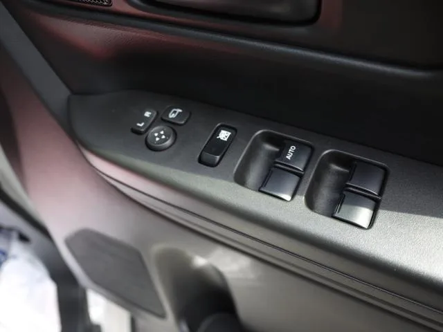 Suzuki SPACIA GEAR HYBRID XZ 2025 — миниатюра 5