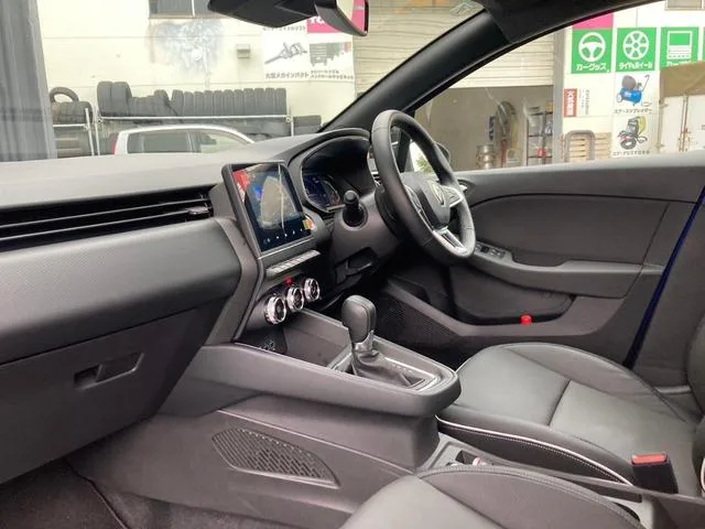 Renault LUTECIA E-TECH FULL HYBRID LEATHER PACK 2023 — миниатюра 5