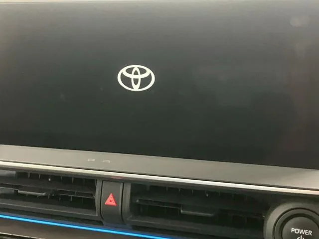 Toyota Prius Z 2023 — миниатюра 4