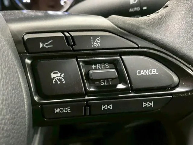 Toyota Yaris HYBRID Z 2023 — миниатюра 3