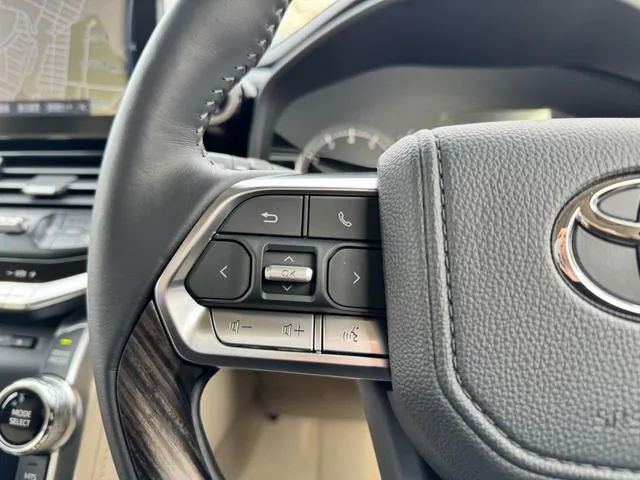 Toyota Land Cruiser ZX 2024 — миниатюра 3