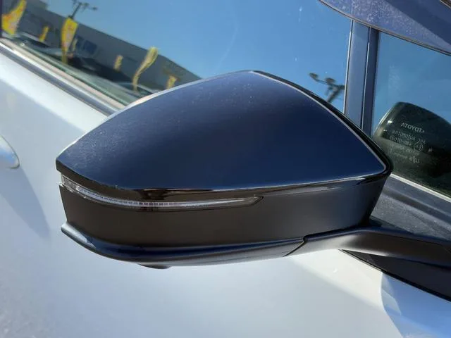 Toyota Prius Z 2023 — миниатюра 5