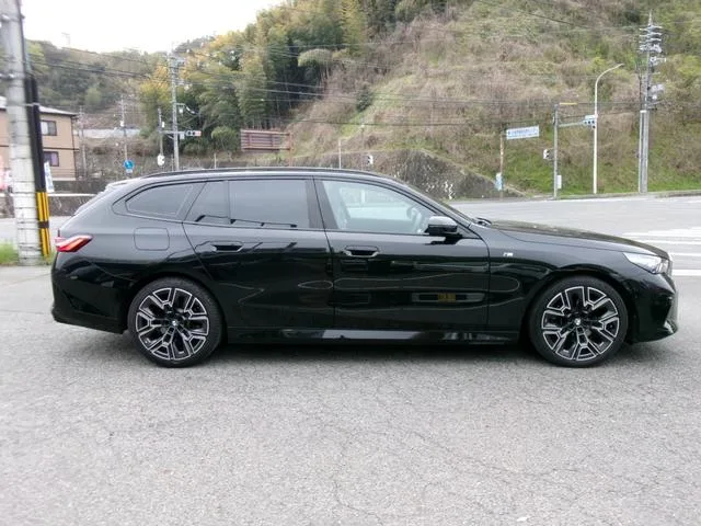 BMW 5 Series 523D X DRIVE TOURING M-SPORT 2025 — миниатюра 2