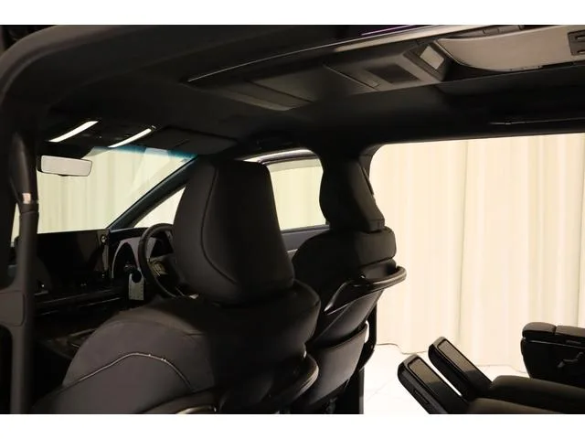 Lexus LM LM500H VERSION L 2024 — миниатюра 3