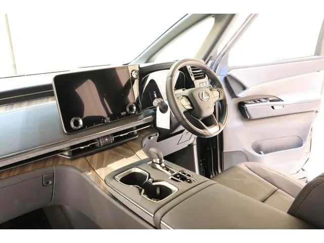 Lexus LM LM500H VERSION L 2024 — миниатюра 4