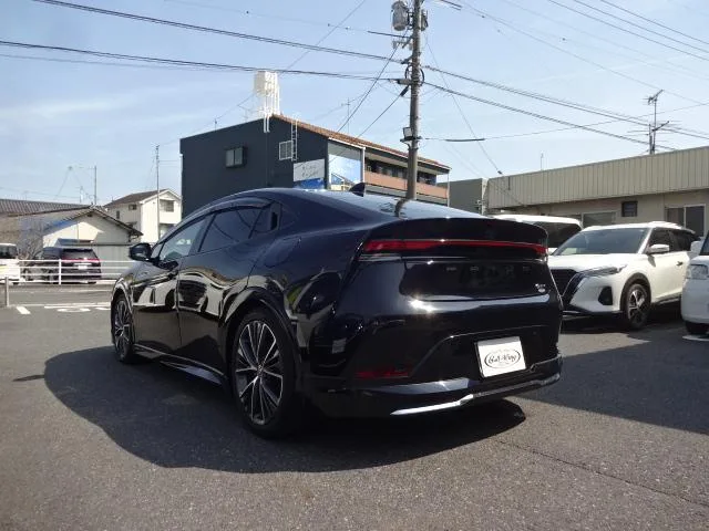 Toyota Prius Z 2023 — миниатюра 2