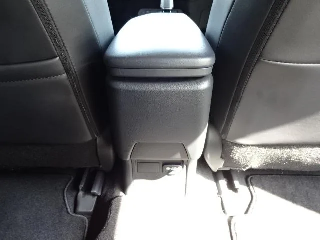 Toyota Prius Z 2023 — миниатюра 4