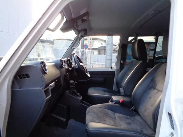 Toyota Landcruiser 70 AX 2024 — миниатюра 3