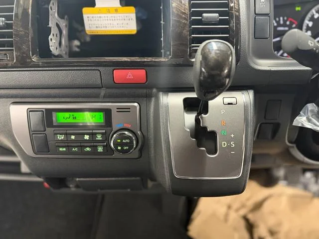 Toyota HIACE VAN SUPER GL DARK PRIME II 2026 — миниатюра 5