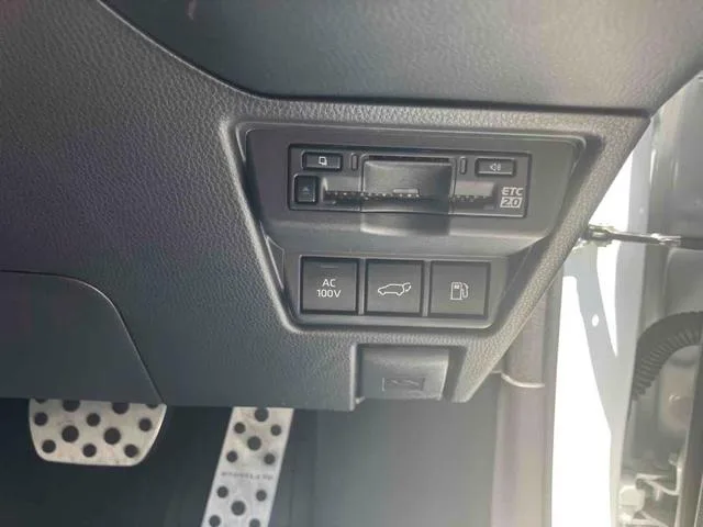 Toyota Prius Z 2024 — миниатюра 2