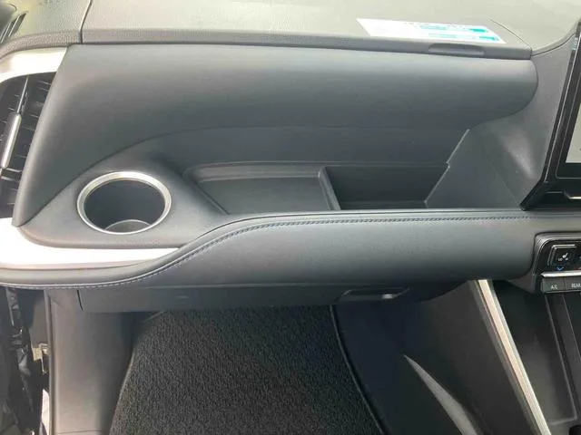 Toyota VOXY HYBRID S-Z 2023 — миниатюра 3