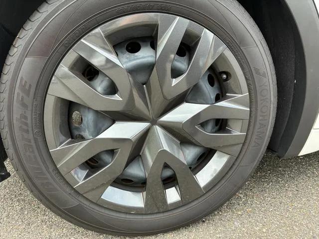Toyota Prius X 2023 — миниатюра 2