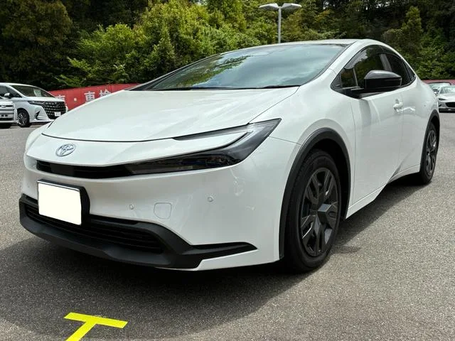Toyota Prius X 2023 — фото 1, купить с доставкой в Москву