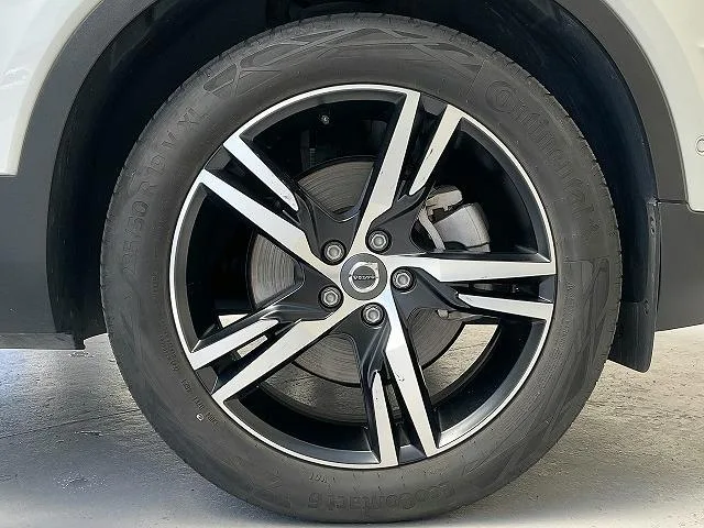 Volvo XC40 B4 AWD R-DESIGN 2022 — миниатюра 2