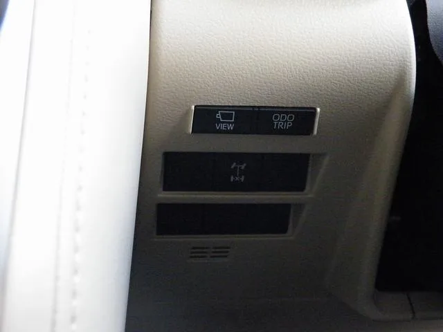 Toyota Land Cruiser ZX 2023 — миниатюра 4