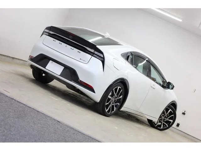 Toyota Prius Z 2023 — миниатюра 4