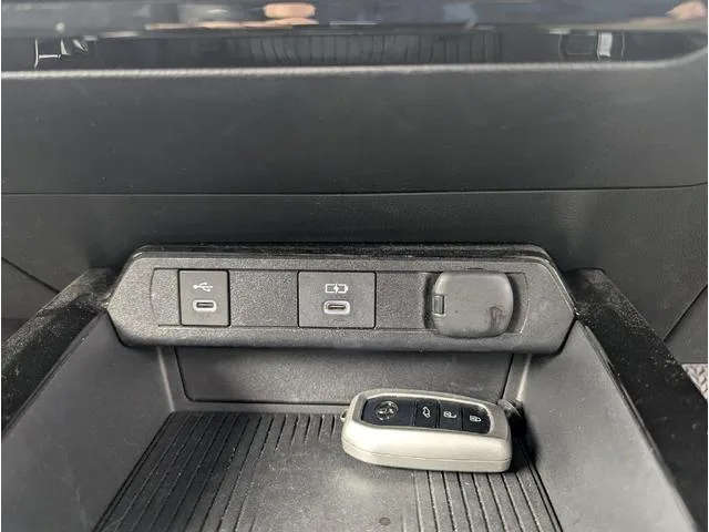 Toyota Prius Z 2023 — миниатюра 3