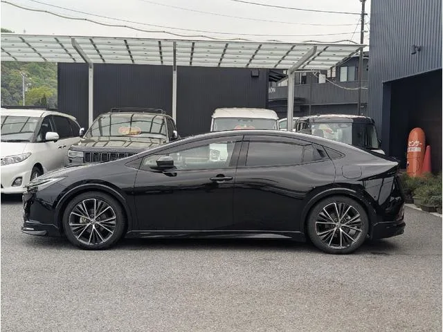 Toyota Prius Z 2023 — миниатюра 4