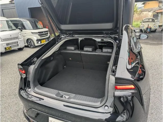Toyota Prius Z 2023 — миниатюра 5