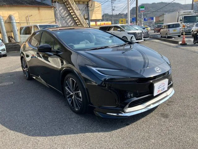 Toyota Prius Z 2023 — миниатюра 2