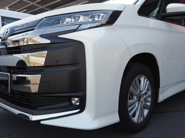 Toyota NOAH HYBRID S-Z 2022 — миниатюра 3