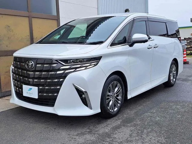 Toyota Alphard Z 2023 — фото 1, купить с доставкой в Москву