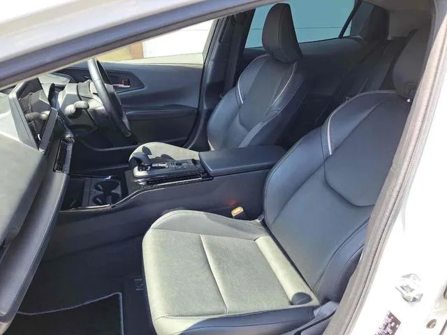 Toyota Prius Z 2023 — миниатюра 3