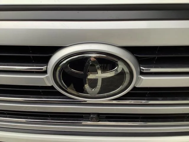 Toyota Land Cruiser ZX 2023 — миниатюра 3