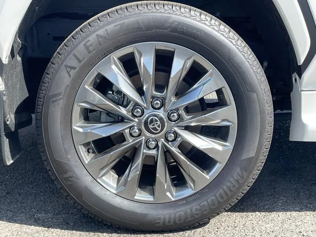 Toyota Land Cruiser ZX 2023 — миниатюра 3