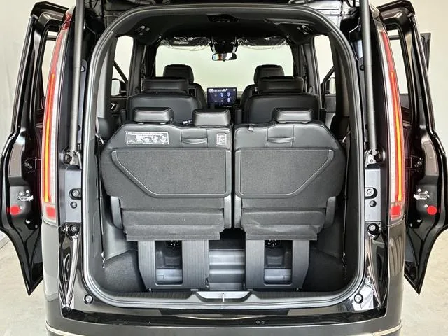Honda STEPWAGON E:HEV SPADA 2026 — миниатюра 4