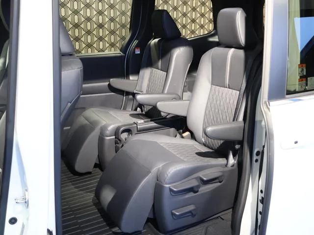Toyota NOAH HYBRID S-Z 2023 — миниатюра 2