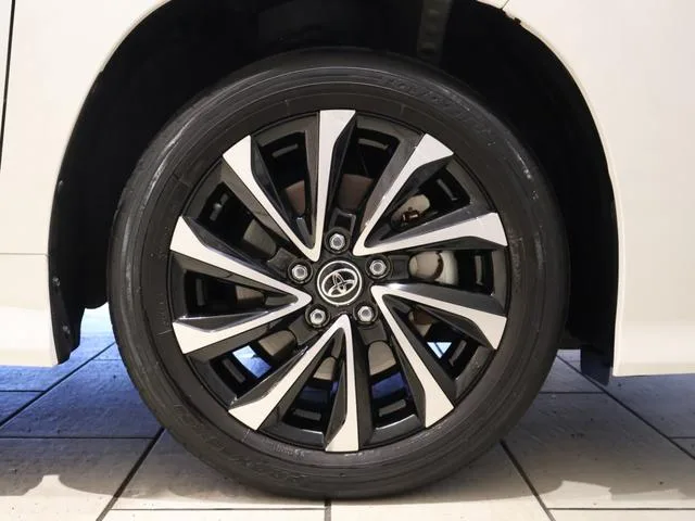 Toyota NOAH HYBRID S-Z 2023 — миниатюра 3
