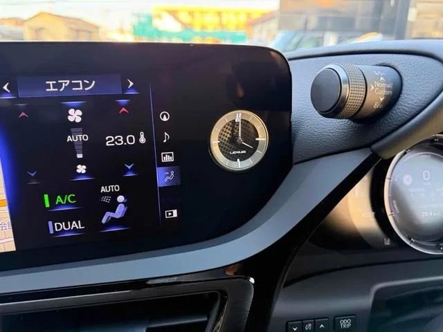 Lexus ES ES300H F SPORT 2022 — миниатюра 3