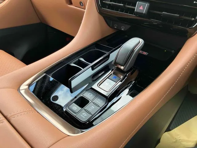 Toyota VELLFIRE HYBRID Z PREMIER 2026 — миниатюра 2