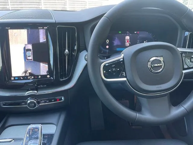 Volvo XC60 ULTRA B5 AWD 2025 — миниатюра 3