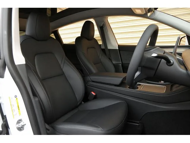Tesla Model Y 2022 — миниатюра 4