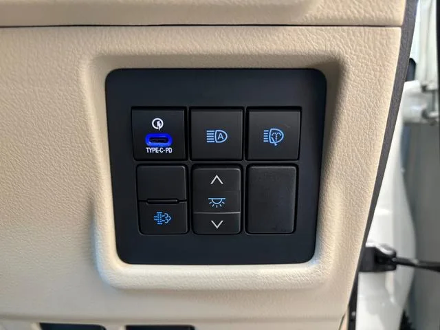 Toyota Land Cruiser Prado TX L PACKAGE MATT BLACK EDITION 2023 — миниатюра 4