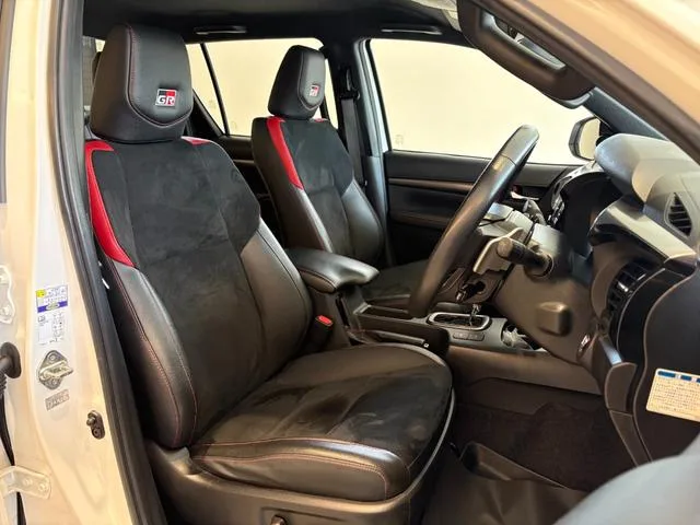 Toyota Hilux Z GR SPORT 2022 — миниатюра 3