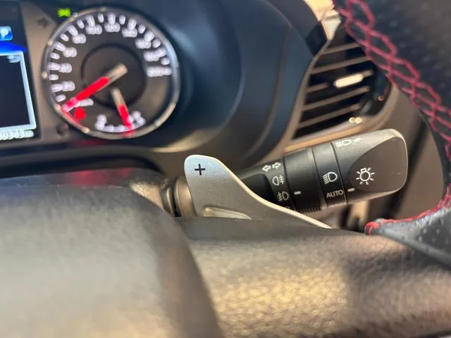 Toyota Hilux Z GR SPORT 2022 — миниатюра 4