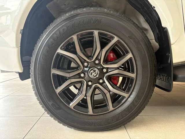 Toyota Hilux Z GR SPORT 2022 — миниатюра 5