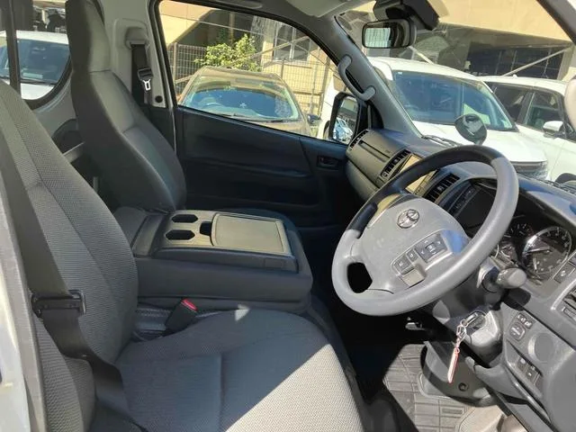 Toyota HIACE VAN DX GL PACKAGE 2025 — миниатюра 2