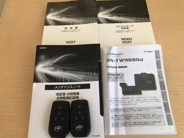 Toyota VOXY HYBRID S-Z 2023 — миниатюра 3