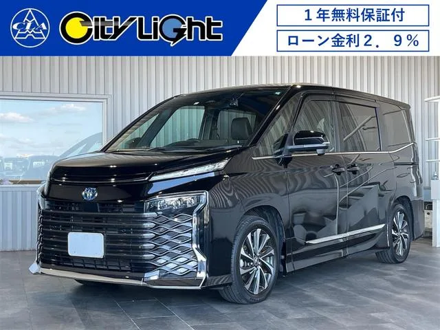 Toyota VOXY HYBRID S-Z 2023 — фото 1, купить с доставкой в Москву